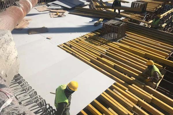 塑料中空模(mó)闆，塑料建築模闆(pǎn)近年來被廣泛應(yīng)用于城市建築施(shi)工