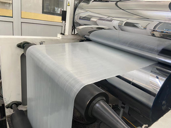 CFRT預浸(jìn)帶樹脂與纖維(wei)相互熔融的緊(jǐn)密度影響物理(li)性能