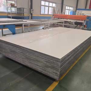 CFRT蒙皮(pi)增強車廂(xiāng)闆複合闆(pǎn)