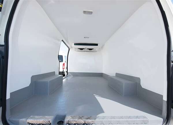 CFRT複合闆(pan)蒙皮冷藏車(che)具有良好冷(leng)藏密封效果(guǒ)